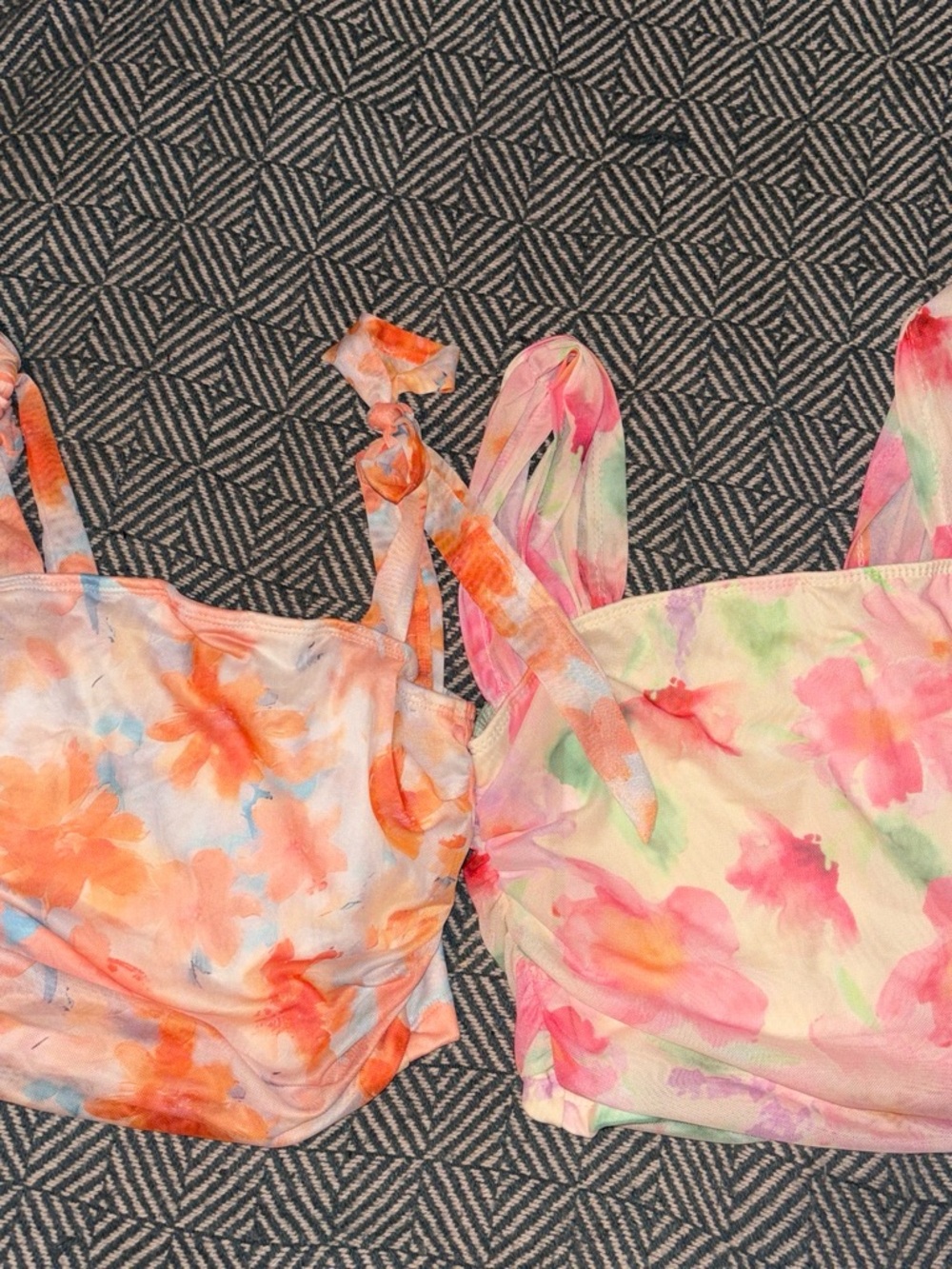 SHEIN Pastel Floral Tie-Shoulder Crop Tops in Pink & Orange